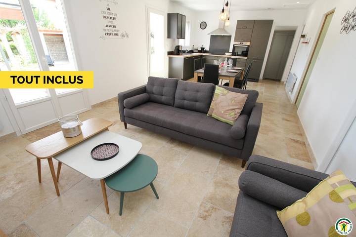 Gîte pour 6 personnes, avec jardin et piscine - 1