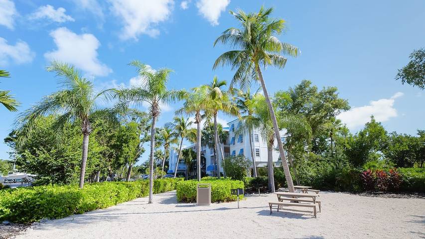 Ferienwohnung für 4 Personen, mit Pool und Whirlpool sowie Garten - 1