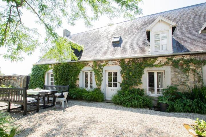 Location de vacances pour 8 personnes, avec jardin et vue à Regnéville-sur-Mer