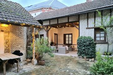 Gîte pour 4 personnes, avec terrasse et jacuzzi dans Aÿ-Champagne