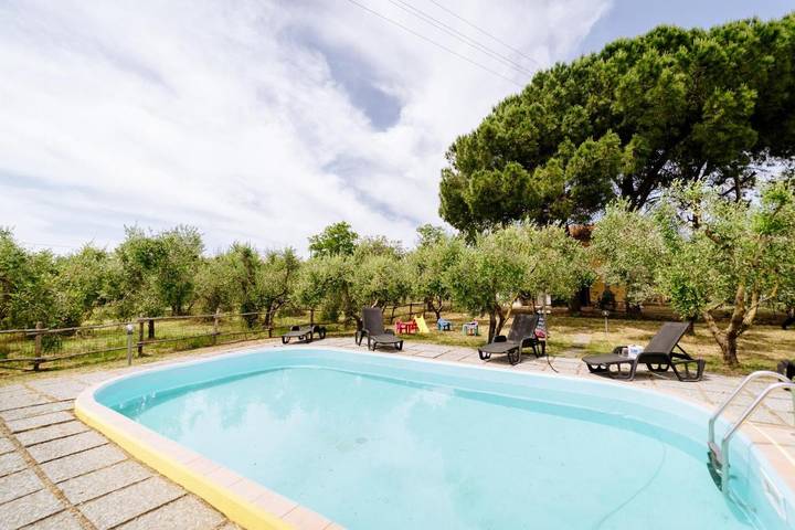 Villa pour 18 personnes, avec piscine ainsi que jardin et vue, adapté aux familles à Grosseto - 2