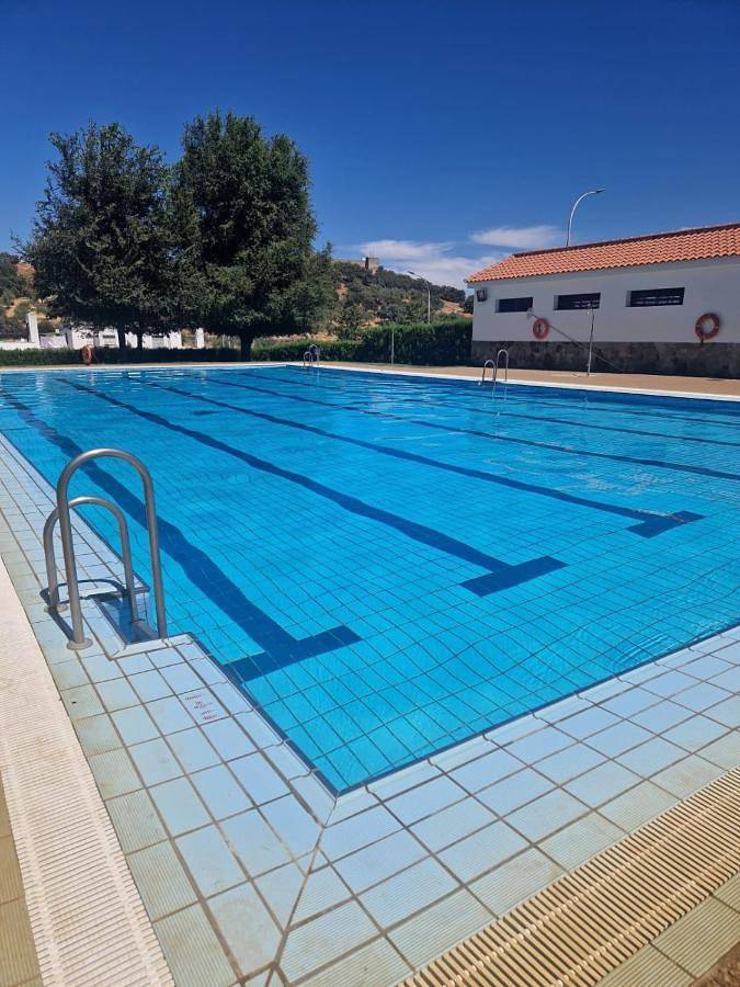 Casa rural para 9 personas, con Terraza además de Jardín y Piscina en Arroyomolinos de León - 2