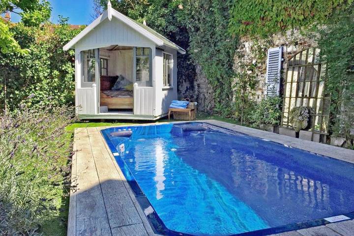 Location de vacances pour 2 personnes, avec vue ainsi que jardin et piscine à Montreuil (Pas-de-Calais) - 3