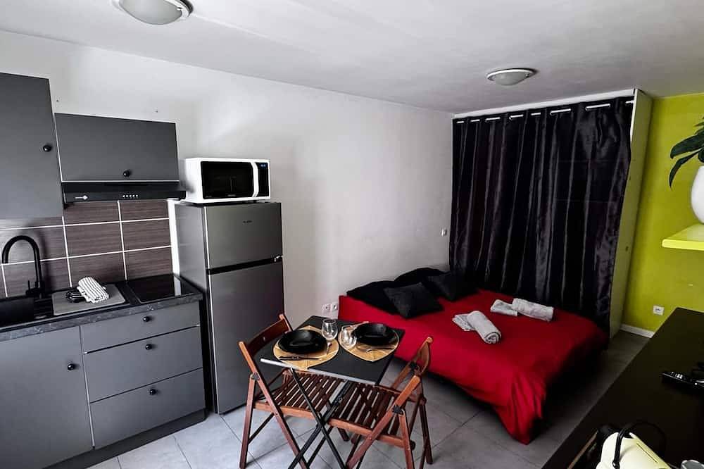 Geheel appartement, Cosy studio in Pignan in the heart of the medieval village in Pignan, Côte d'Améthyste