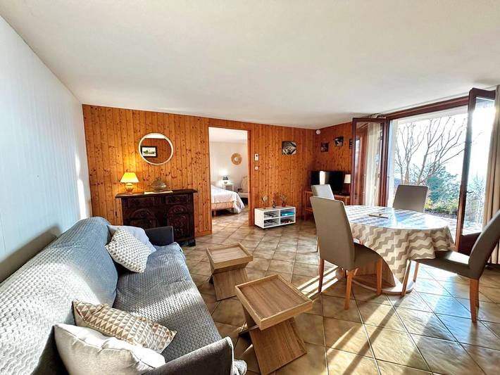 Gîte pour 4 personnes, avec Terrasse et Vue sur le lac à Veyrier-du-Lac