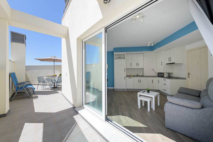 Apartamento entero, Wintowinrentals Ático con Terraza Privada en el Centro de Rincón de la Victoria in Écija, Provincia de Sevilla