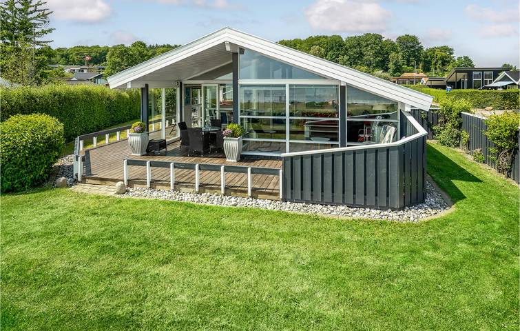 Ferienhaus für 5 Personen, mit Terrasse und Whirlpool sowie Garten und Sauna in Binderup Strand