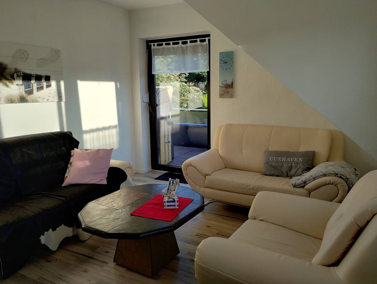 Ganze Wohnung, Apartment 'Obergeschoss 3 Raumwohnung' mit gemeinsamer Terrasse, gemeinsamem Garten und Wlan in Döse, Cuxhaven