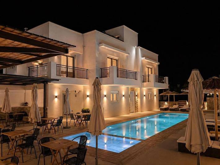 Appartement de vacances pour 5 personnes, avec Balcon et Terrasse ainsi que Jardin et Piscine
