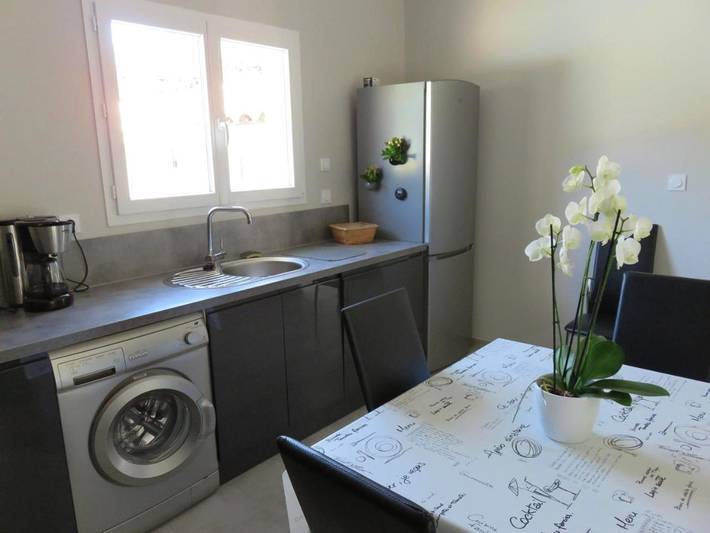 Location de vacances pour 6 personnes, avec terrasse et piscine à Malataverne - 3