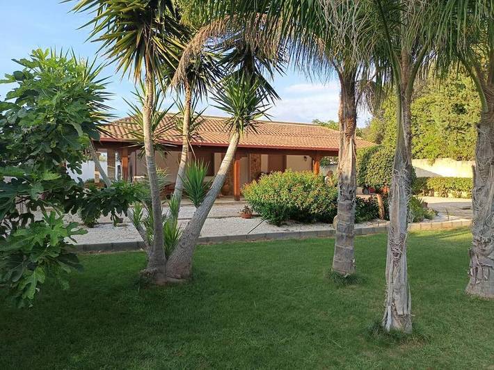 Casa vacanza per 5 persone, con Terrazza e Giardino nonché Panorama a Torre Santa Susanna
