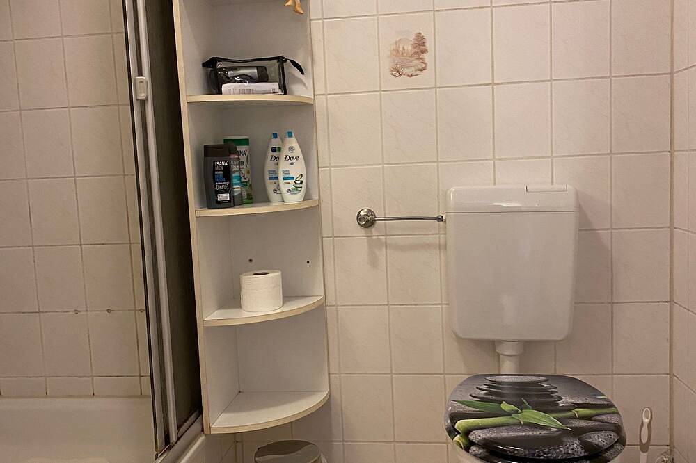 Ganze Wohnung, 2-Raum-Bungalow mit Terrasse/rechts (50m², max. 3 Pers.) - Bungalow am Hellbach in Neubukow, Neubukow-Salzhaff