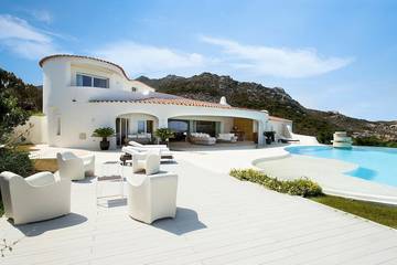Villa pour 14 personnes, avec balcon et jardin ainsi que jacuzzi et sauna à Porto Cervo
