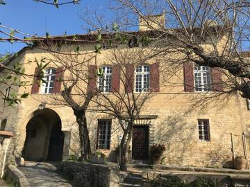 Chambre d’hôte pour 14 personnes, avec terrasse et vue, animaux acceptés à Montaren-et-Saint-Médiers