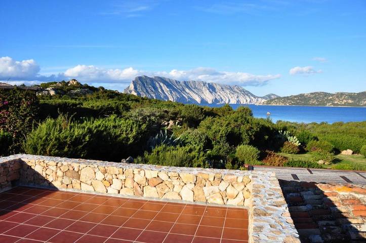 Casa vacanza per 6 persone, con Balcone e Terrazza nonché Giardino e Panorama a Capo Coda Cavallo
