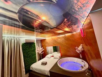 Gîte pour 2 personnes, avec terrasse et jacuzzi dans Baia Mare