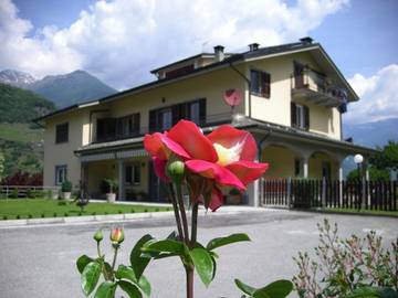 Cottage pour 3 personnes, avec jardin et vue à Teglio