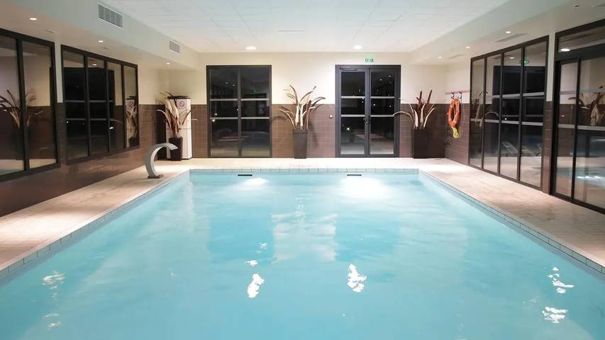 Location de vacances pour 7 personnes, avec piscine ainsi que terrasse et sauna à Meyrignac-l'Église - 2