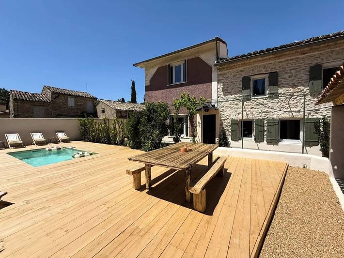 Location de vacances pour 4 personnes, avec terrasse à Entrechaux