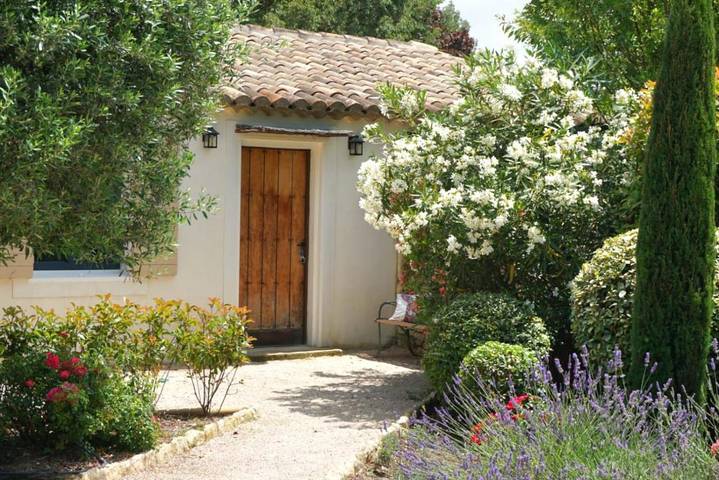 Location de vacances pour 6 personnes, avec jardin et piscine à Verquières - 4