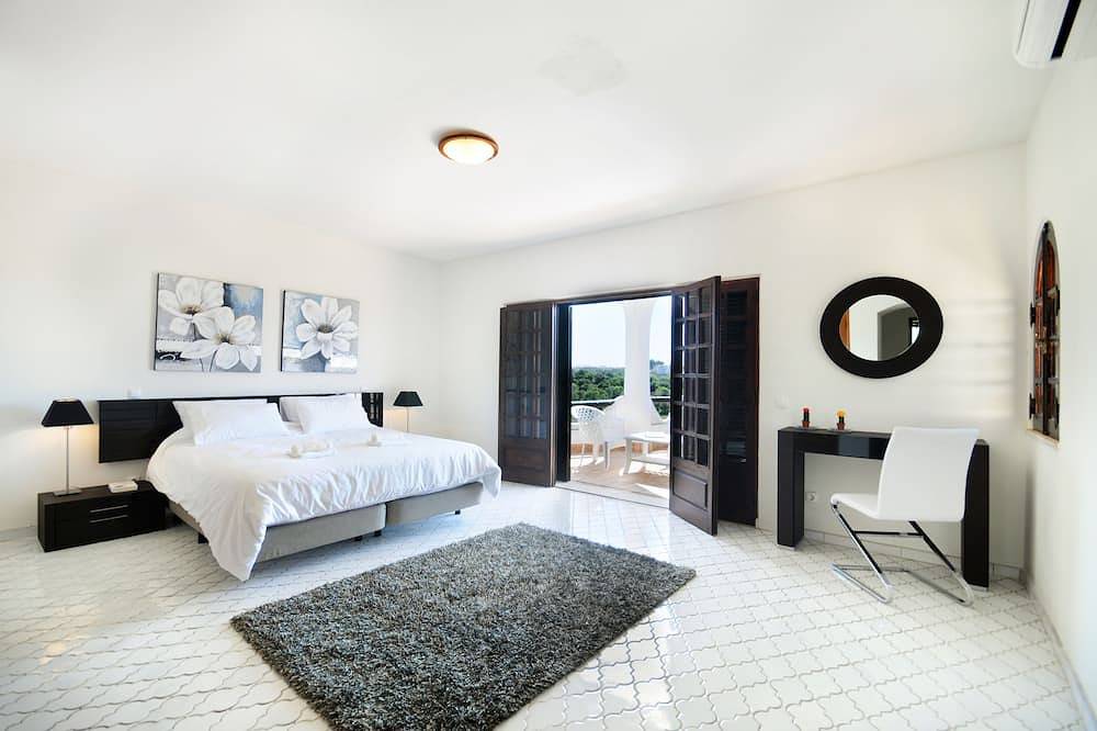 Villa With Private Pool in Alvor, Faro District