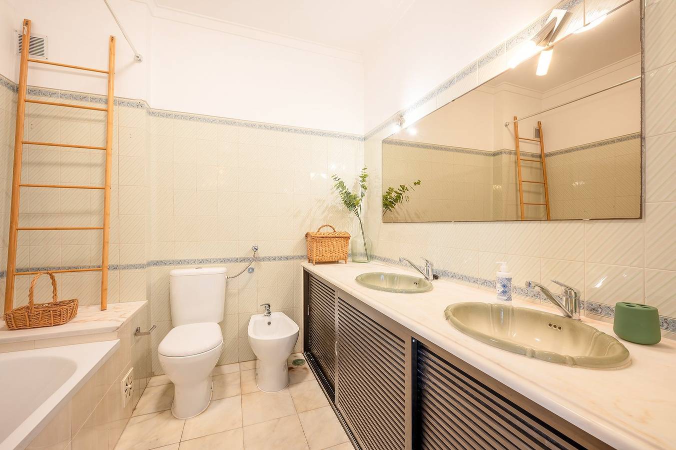 Ganze Wohnung, Guestready - Apple beach hideaway with sea views in Praia das Maçãs, Colares