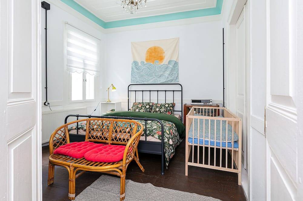 9-Person Garden Home – 5min to Clock Tower in Izmir, Turkish Aegean