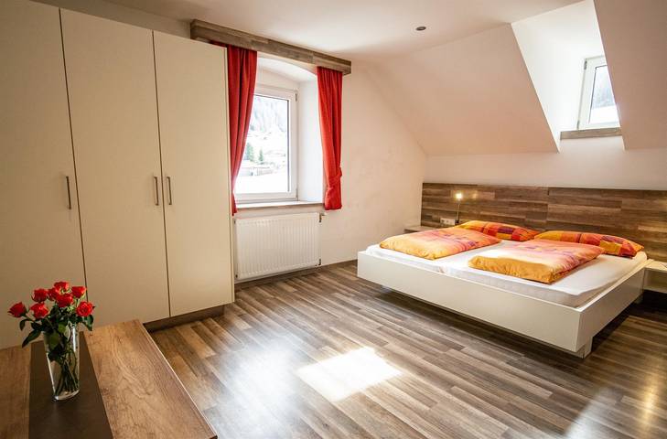Doppelzimmer Kategorie 2 in Vals, Zillertaler Alpen