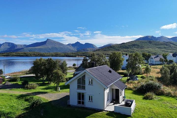 Chalet für 4 Personen, mit Garten und Ausblick sowie Terrasse auf den Lofoten