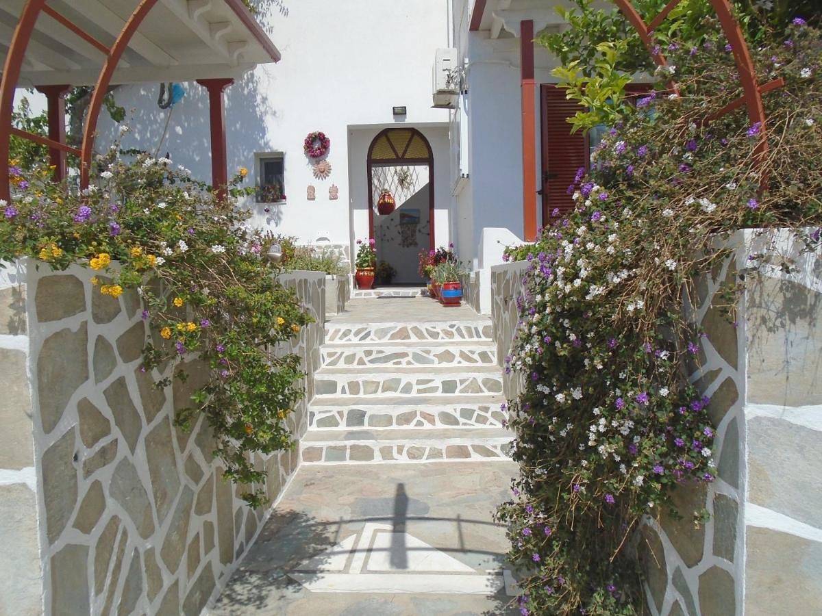 Double Room with Terrace in Ramos, Sérifos