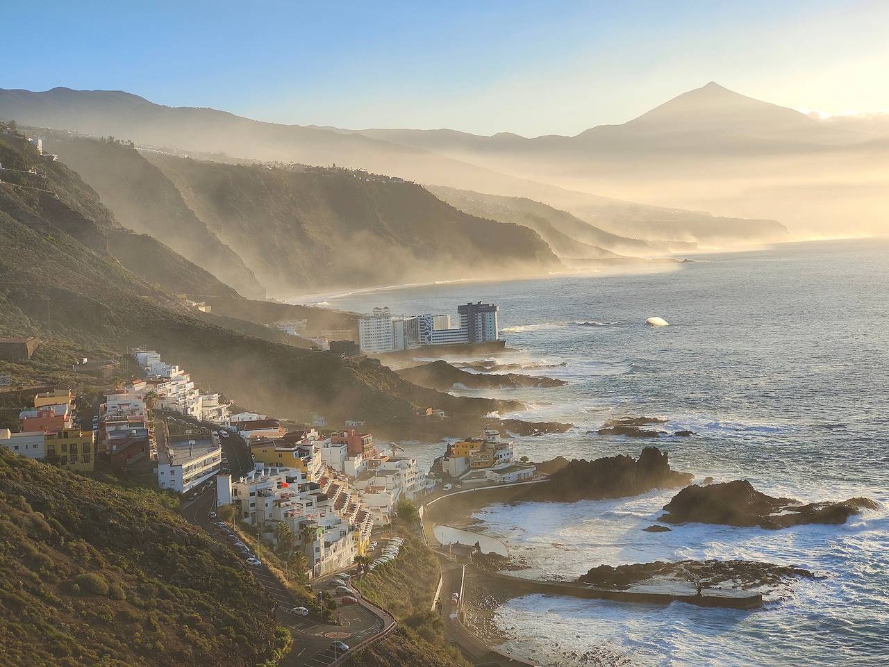 Appartement entier, Appartement de vacances « Olas Del Atlántico » avec vue mer, piscine partagée et Wi-Fi in El Pris, Tacoronte