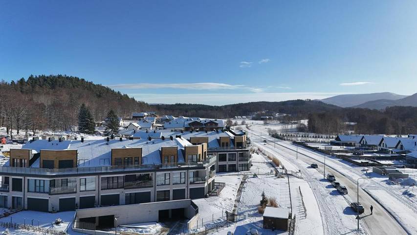 Apartament wakacyjny dla 5 osób, z widok i basen oraz ogród w Jelenia Góra