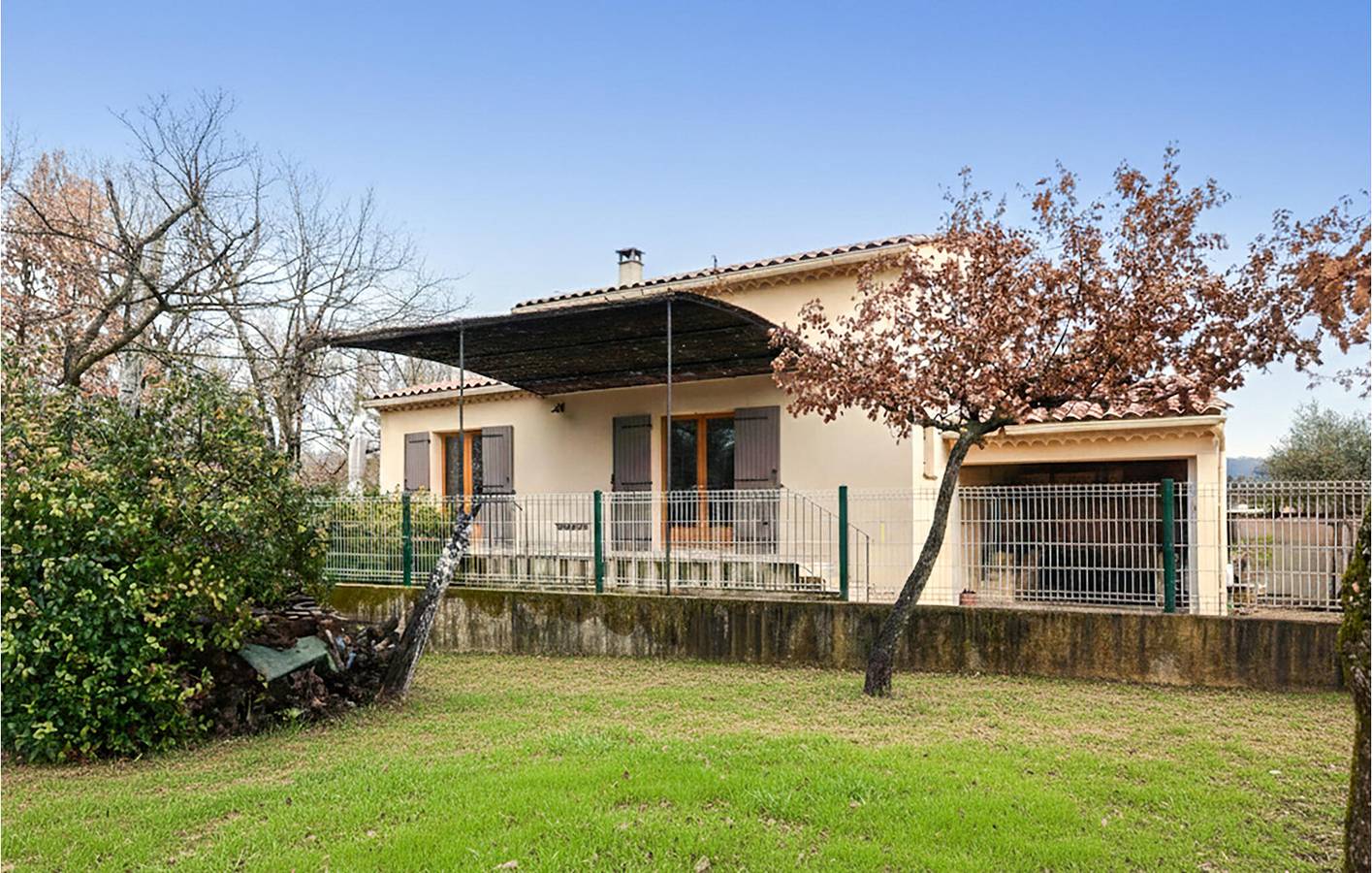 Appartement met uitzicht op de bergen, zwembad, parkeerplaats en airconditioning - 500 m van Mormoiron in Mormoiron, Parc naturel régional du Mont-Ventoux