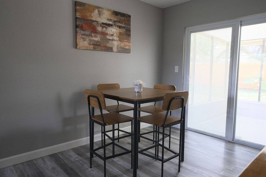 Awalk away from Busch Gardens and Adventure Island in Tampa, Tampa Bay