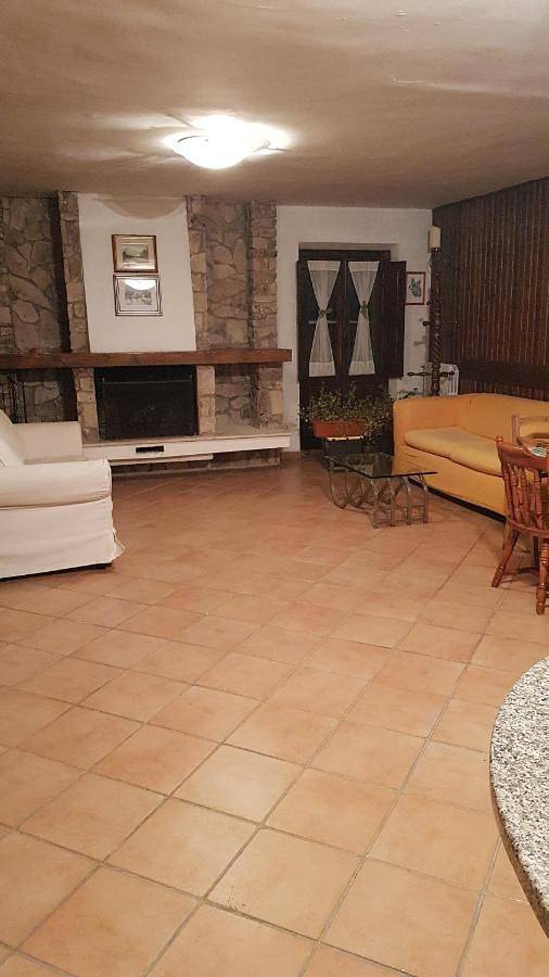 Gîte pour 6 personnes, avec balcon à Pescasseroli - 3