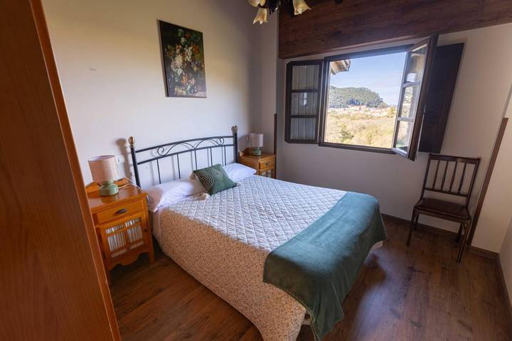 Casa rural para 6 personas, con jardín además de vistas y vistas al lago, Familias con niños en Nalón - 4
