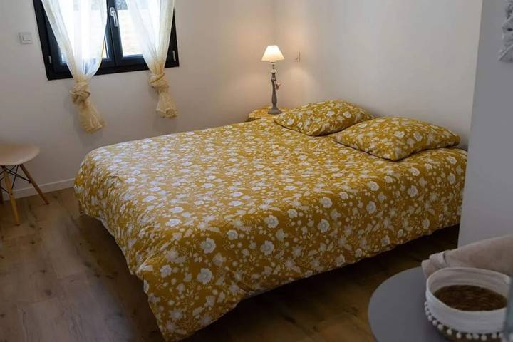 Location de vacances pour 6 personnes, avec terrasse ainsi que jardin et piscine à Saignon - 3