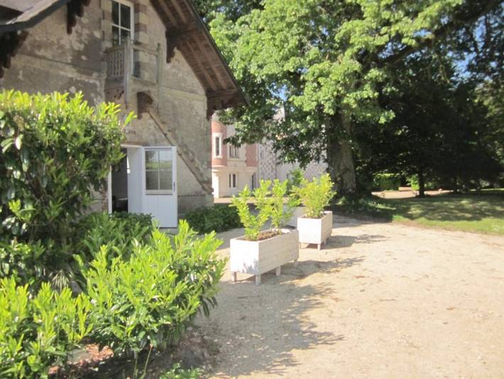 Location de vacances pour 3 personnes, avec jardin et vue à Nazelles-Négron