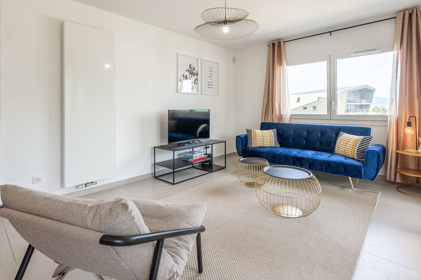 Appartement entier, Confortable 3 pièces de 70m² proche lac et Vieille Ville in Annecy, Annecy (commune)
