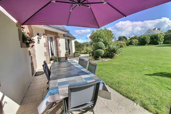 Gîte pour 7 personnes, avec jardin à Penvénan - 4