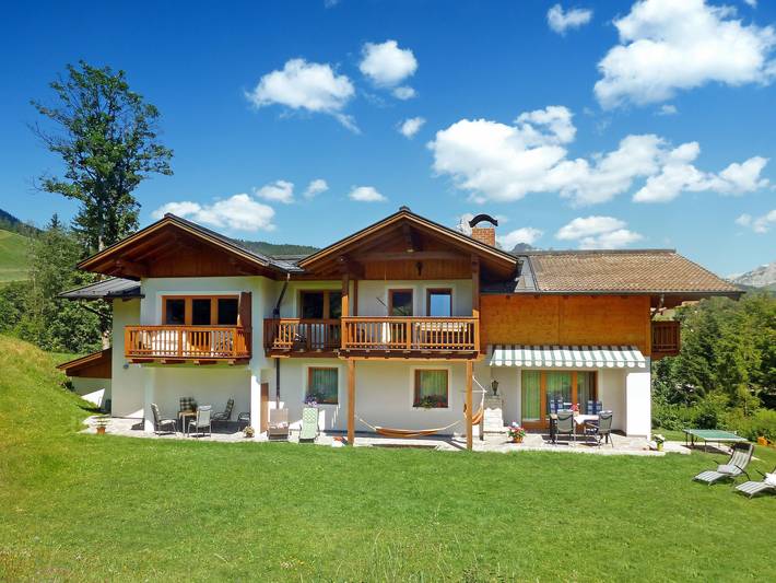 Ferienwohnung für 5 Personen, mit Balkon und Terrasse sowie Garten in Filzmoos