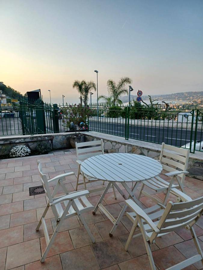 Appartamento intero, Villa Maria - Family House in Monte di Procida, Napoli e dintorni