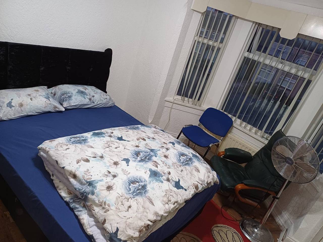 Habitación doble espaciosa cerca del Cbs Arena en Cv6 4Df para dos personas in Coventry, Birmingham y alrededores