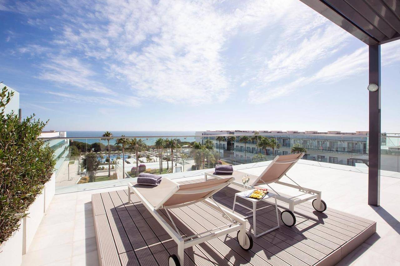Hôtel pour 10 personnes avec terrasse in La Fontanilla, Conil de la Frontera