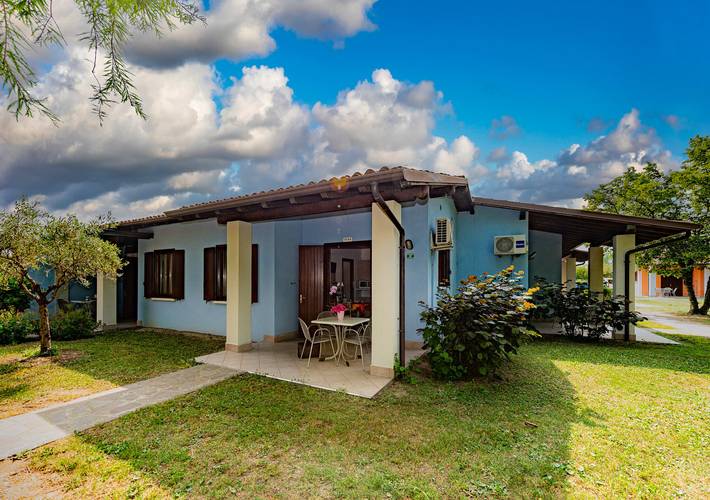 Bungalow für 4 Personen, mit Whirlpool und Terrasse sowie Garten und Pool in Sirmione