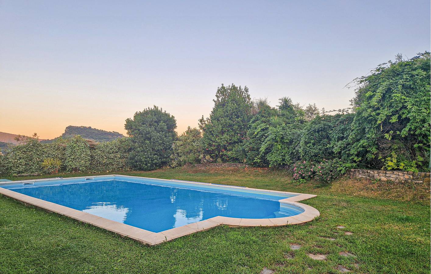 Moderne Wohnung mit Pool und Terrasse in der Nähe von Camporosso in Camporosso, Ligurische Alpen