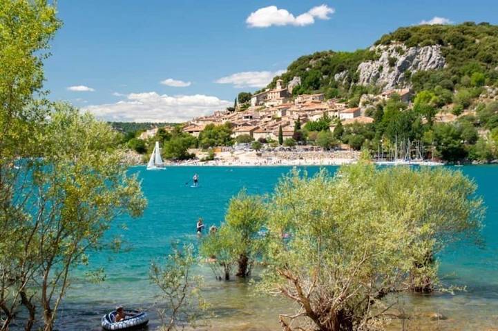 Camping pour 6 personnes à Bauduen