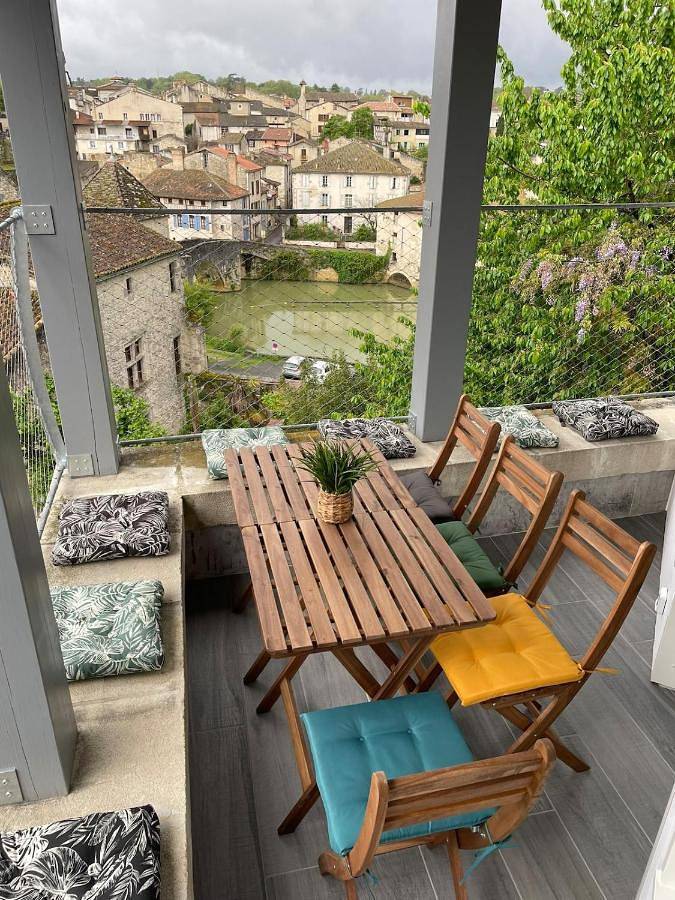 Gîte pour 8 personnes, avec Balcon et Terrasse ainsi que Sauna et Vue dans Lud'O Parc