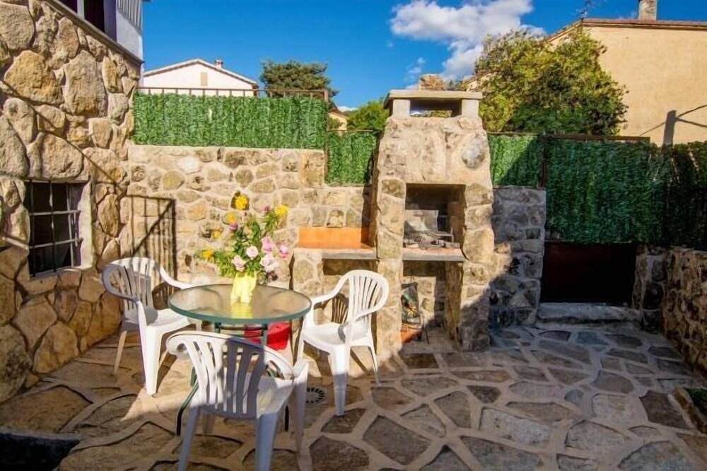 Cottage (full rental) El Leñador I and Ii for 5 people in Hoyos del Espino, Ávila Region