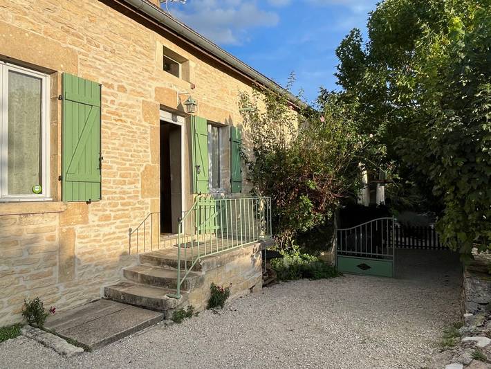 Charmante Ferienwohnung in Bierry-les-Belles-Fontaines in Bierry-les-Belles-Fontaines, Region Avallon